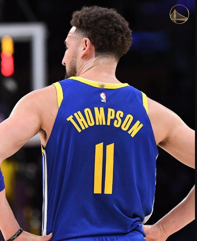 FIFA裁判主席：阿拉伯杯将试点新规，受伤球员罚下场2分钟