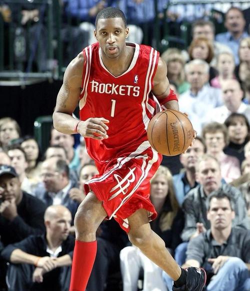 皇马本泽马关键时刻进球锁定胜利