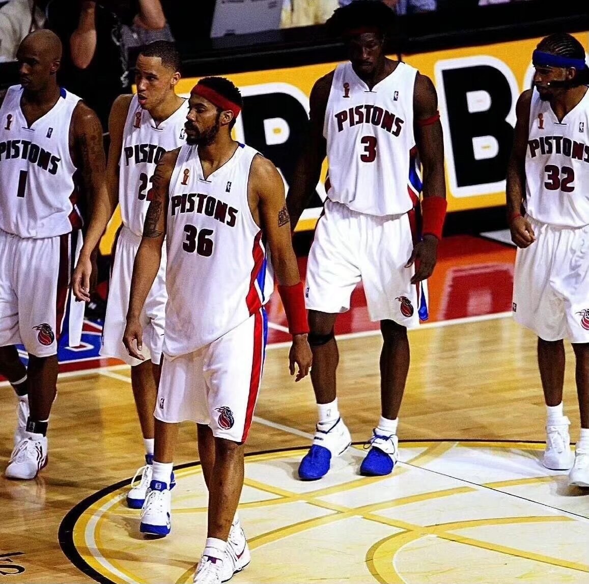 女子篮球联赛赛季精彩进球回顾