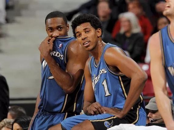 巴萨的丢球方式总是千篇一律…前锋速度也不用特别快，克纳夫这次只有32km／h