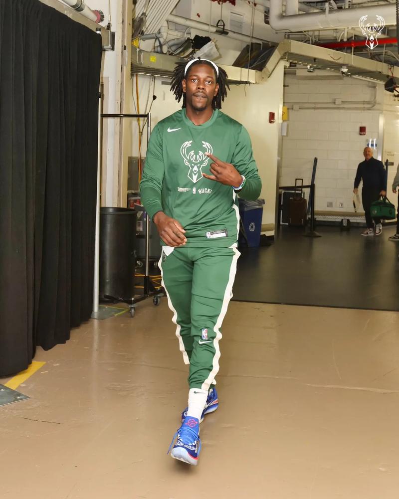 延续状态！基昂特·乔治三分7中4轰29分10助