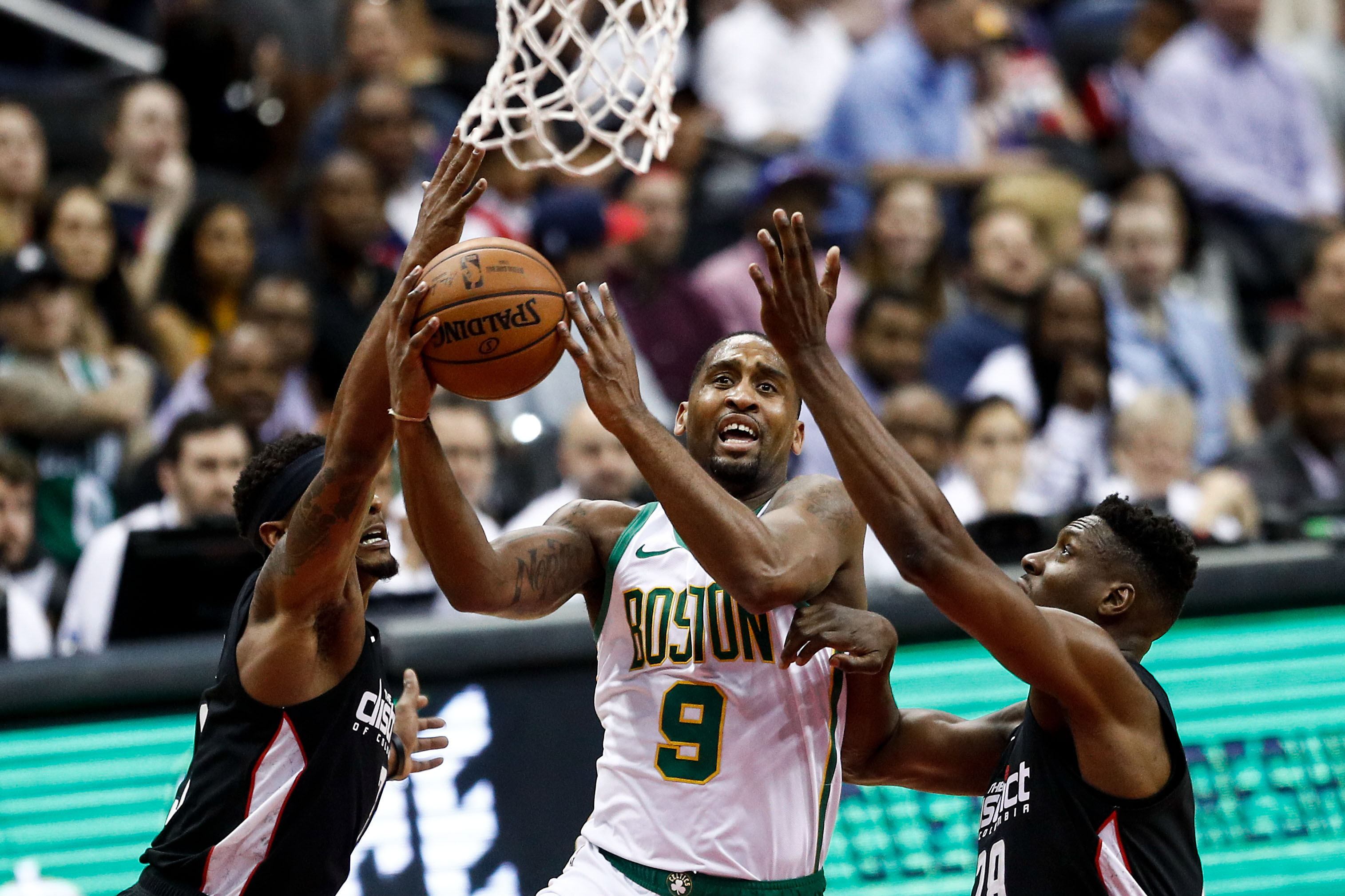 媒体人：郑智执教西海岸也不错，但不可避免地要跟邵佳一对比