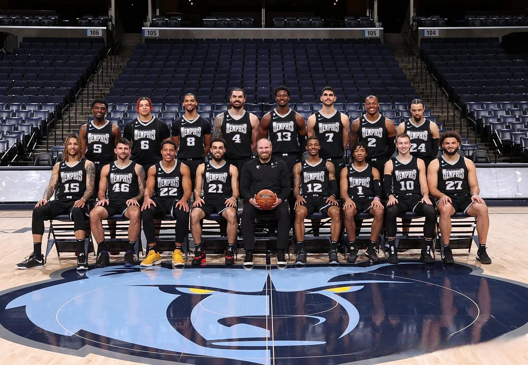 湖人詹姆斯关键封盖锁定胜局