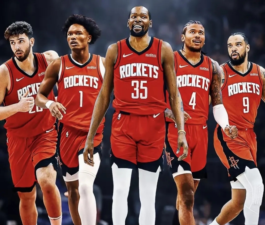 利物浦本赛季状态低迷，引援失误和阵容问题导致萨拉赫被冷宫，球队内部矛盾加剧。