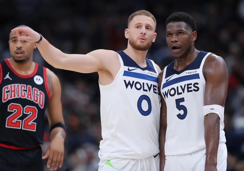 乒乓球混团世界杯：国乒8-0韩国豪取5连胜，王楚钦拿分