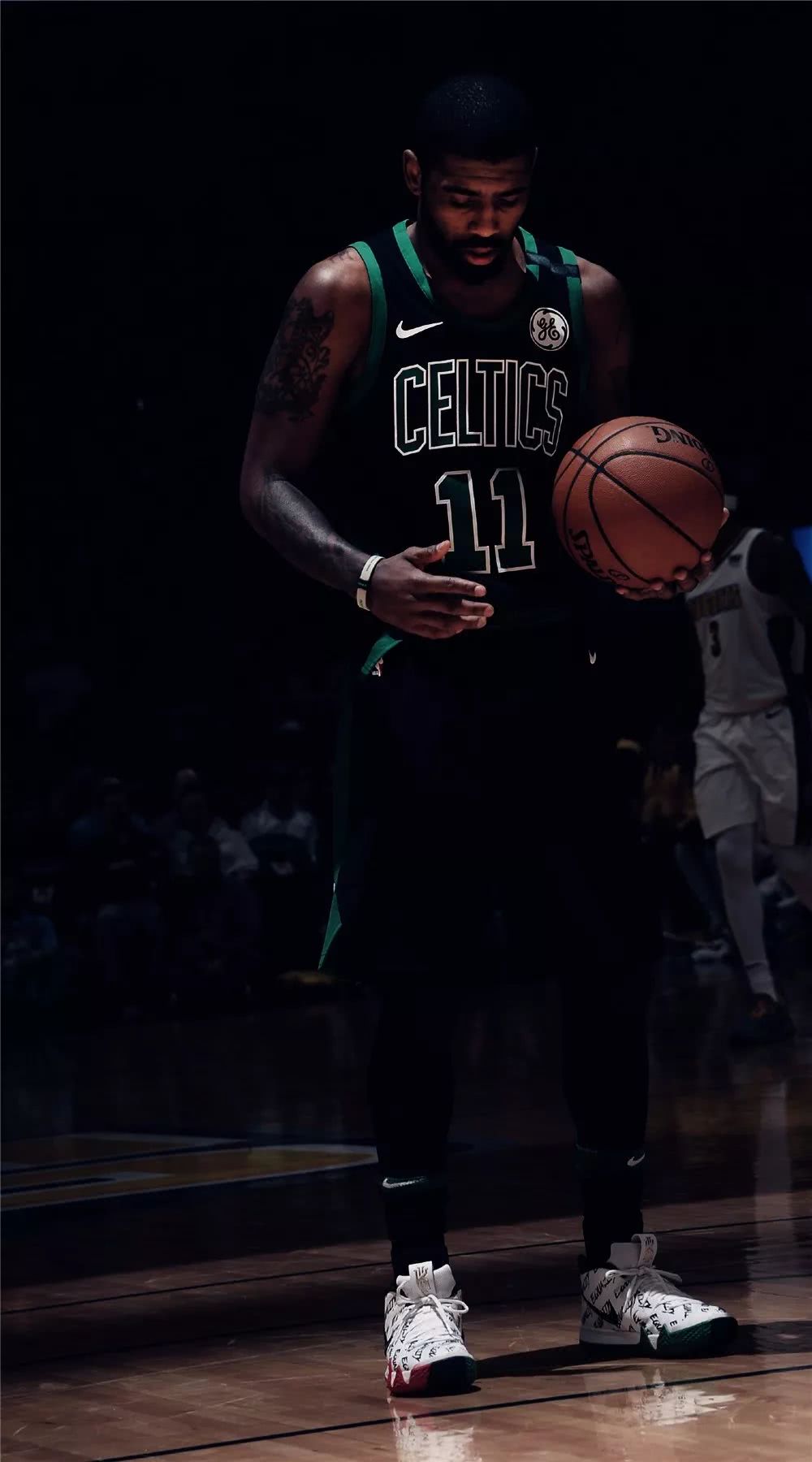 韦斯利-福法纳：埃斯特旺像队中的小宝宝，我们都在帮他适应